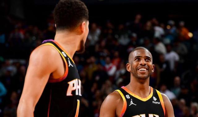 高分赢球布克踏上巨星之道！保罗转型当绿叶