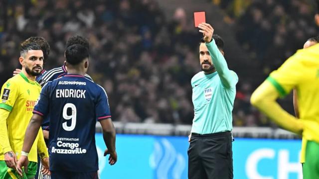 5场5球好状态被打断,皇马外租小将恩德里克染红